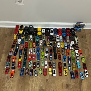 Large Hot Wheels Die-Cast Toy Cars Lot